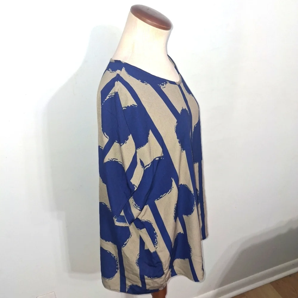 Blue and Tan Short Sleeve Blouse- W Sz XL - Picture 3 of 6